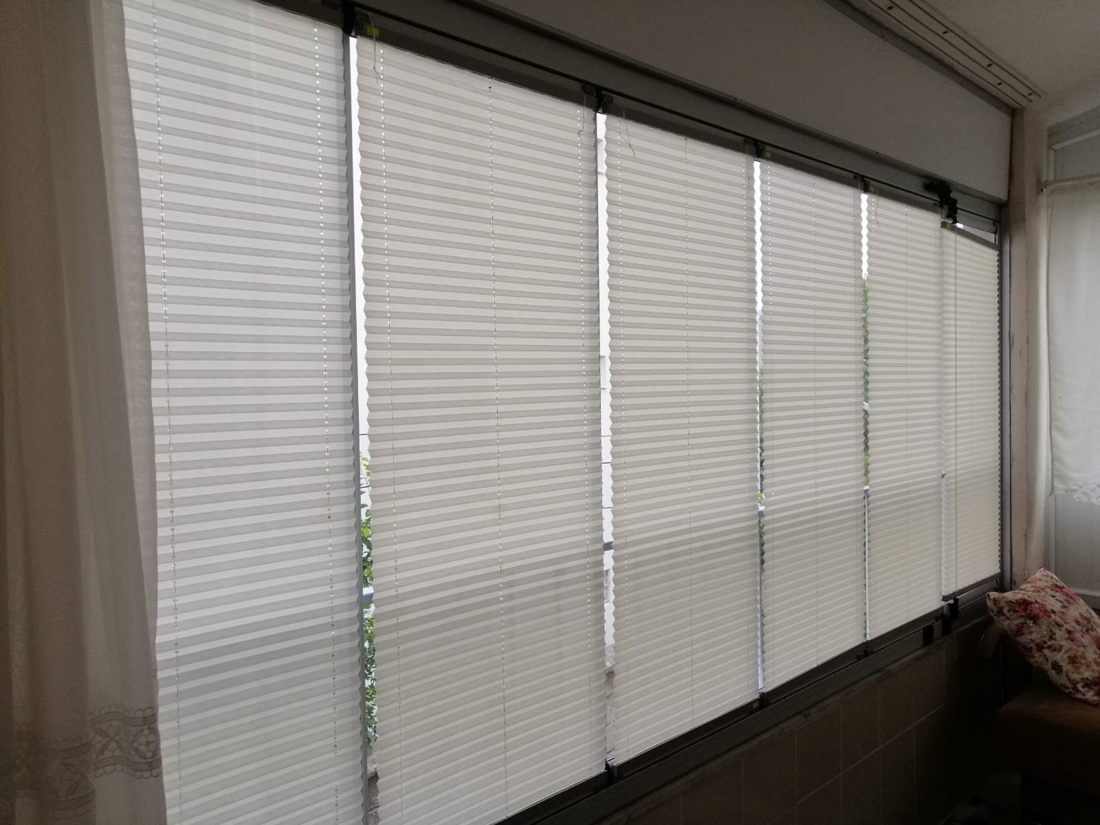Orlenda Plise Cam Balkon Perdesi