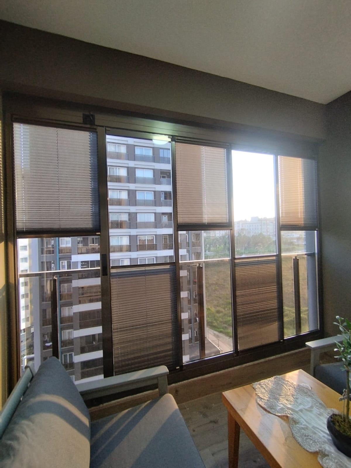 Orlenda Plise Özel Seri Cam Balkon Perdesi
