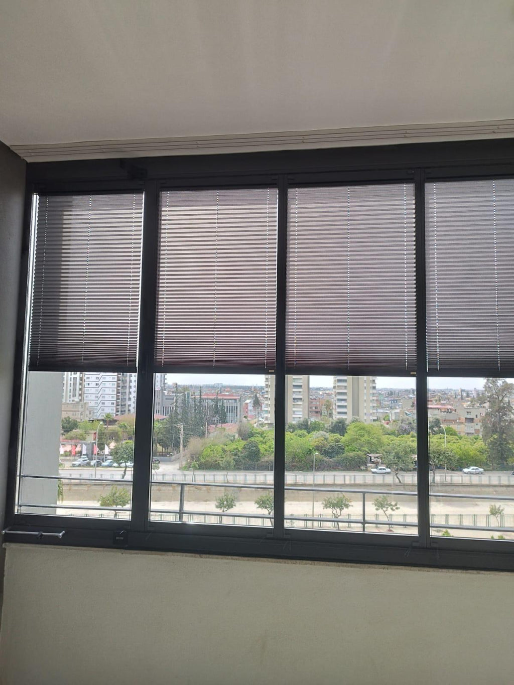 Orlenda Plise Özel Seri Cam Balkon Perdesi