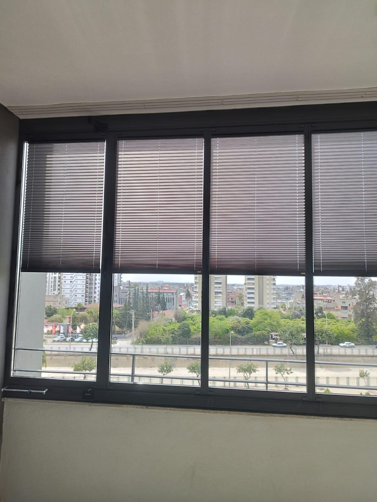 Orlenda Plise Özel Seri Cam Balkon Perdesi