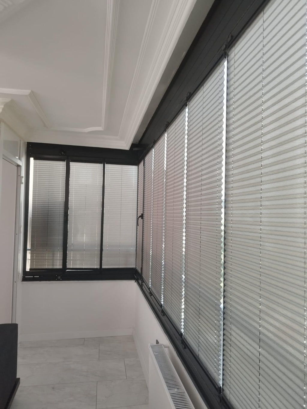 Orlenda Plise Özel Seri Cam Balkon Perdesi