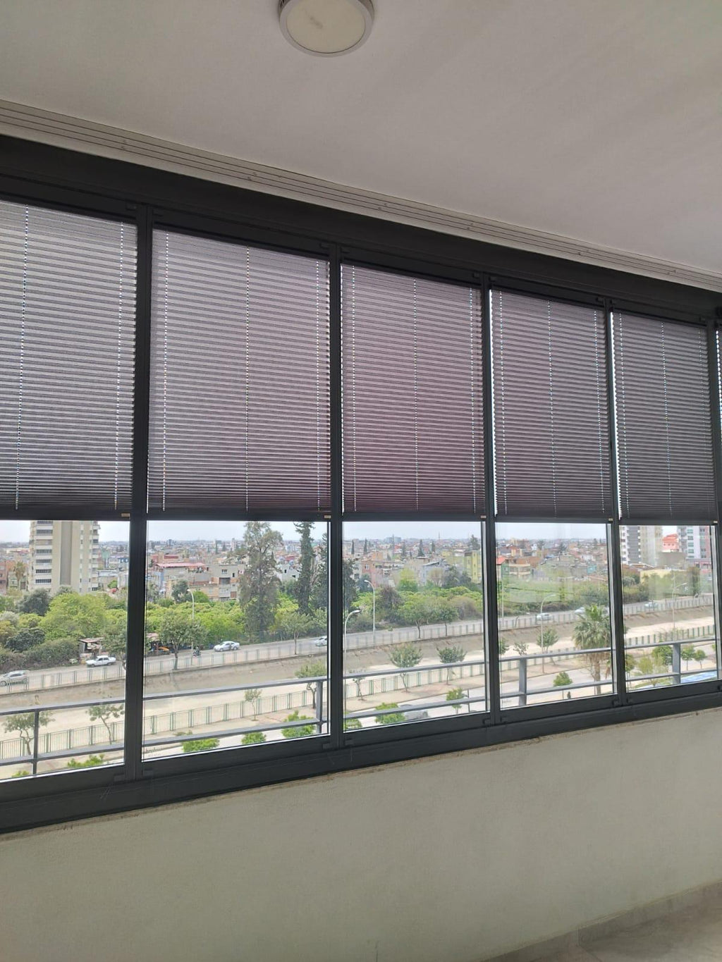Orlenda Plise Özel Seri Cam Balkon Perdesi