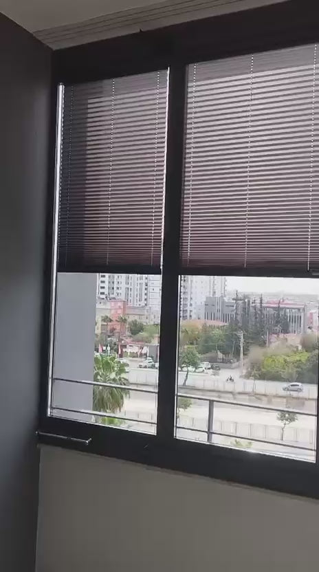 Orlenda Plise Özel Seri Cam Balkon Perdesi